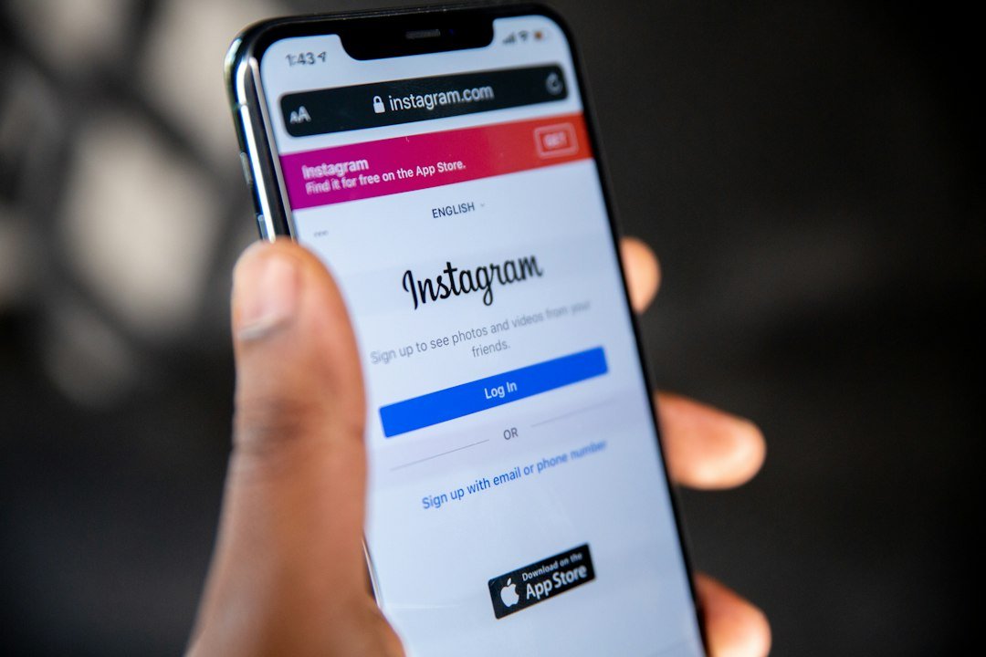 F4F Meaning in Text: What “Follow for Follow” Really Means